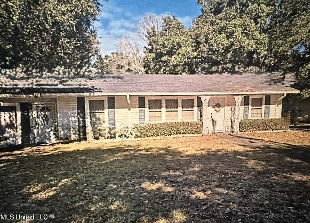 Property at 4425 Oak Ave, Moss Point, MS 39563, 3 beds, 1 bath