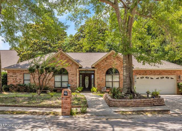 Property at 807 Woodglen Dr, Ocean Springs, MS 39564, 3 beds, 2 baths