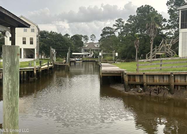 Property at 242 Fernwood Dr, Pass Christian, MS 39571