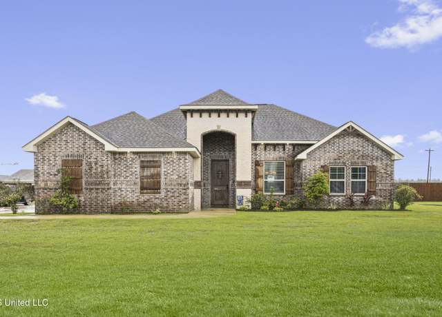 Property at 6417 Palmetto Pointe Dr, Ocean Springs, MS 39564, 3 beds, 2 baths
