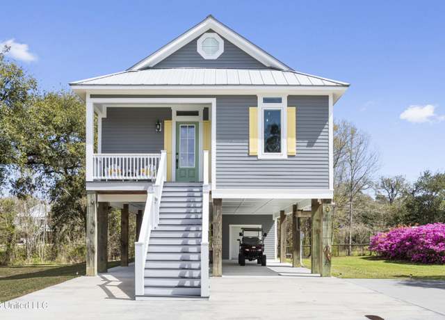 Property at 216 Gulf Dr, Waveland, MS 39576, 3 beds, 2 baths