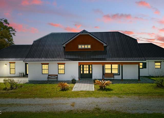Property at 10107 Chester Lee Rd, Picayune, MS 39466, 5 beds, 3.5 baths