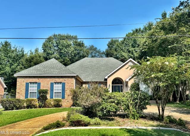 Property at 85532 W Diamondhead Dr, Diamondhead, MS 39525, 4 beds, 2 baths