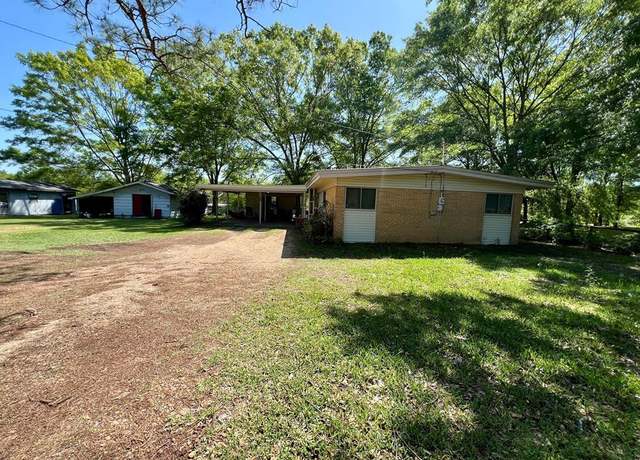 Property at 1184 Park, Mccomb, MS 39648, 3 beds, 2 baths