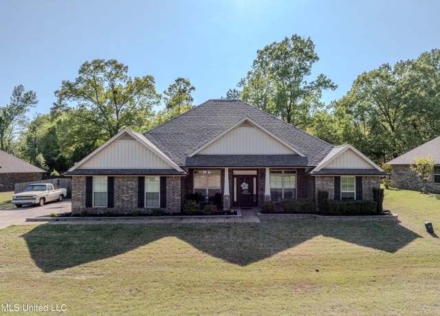 Property at 7283 Southbranch Pkwy, Olive Branch, MS 38654, 4 beds, 2 baths