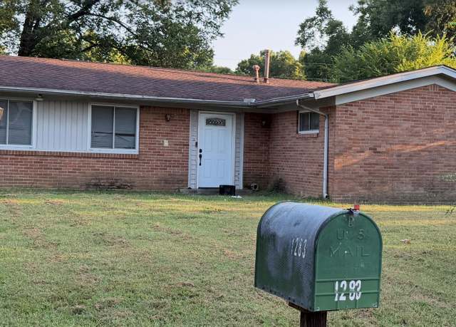 Property at 1283 Staunton Dr, Southaven, MS 38671, 3 beds, 2 baths