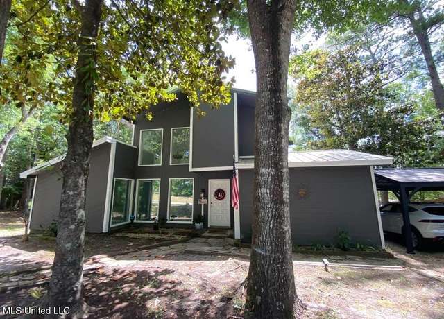 Property at 8608 Acorn Dr, Gautier, MS 39553, 3 beds, 2 baths