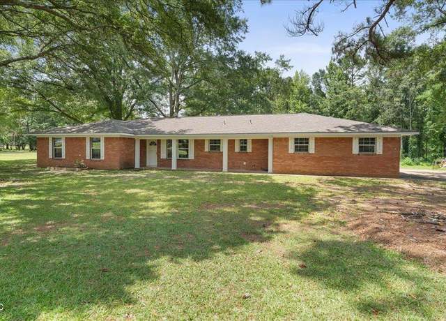 Property at 1172 Rockett Dr, Jackson, MS 39212, 3 beds, 2 baths