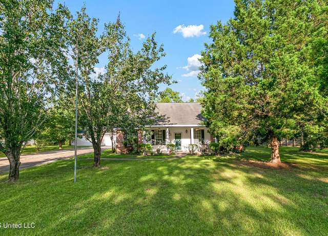 Property at 118 Driftwood Rd, Carriere, MS 39426, 3 beds, 2.5 baths