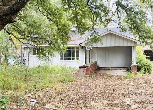 Property at 512 Lexington Ave, Jackson, MS 39209, 3 beds, 2 baths