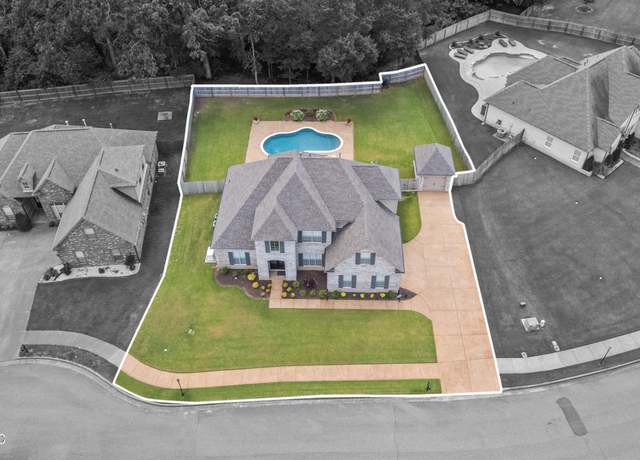 Property at 3611 Williams Brooke Ln, Hernando, MS 38632, 5 beds, 3 baths