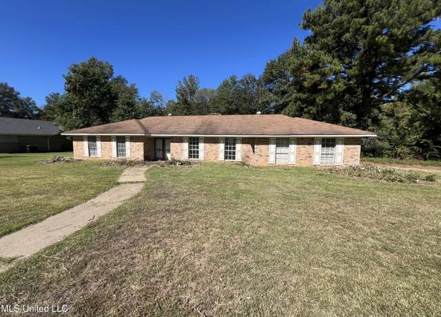 Property at 5014 Will O Wood Blvd, Jackson, MS 39212, 3 beds, 2 baths