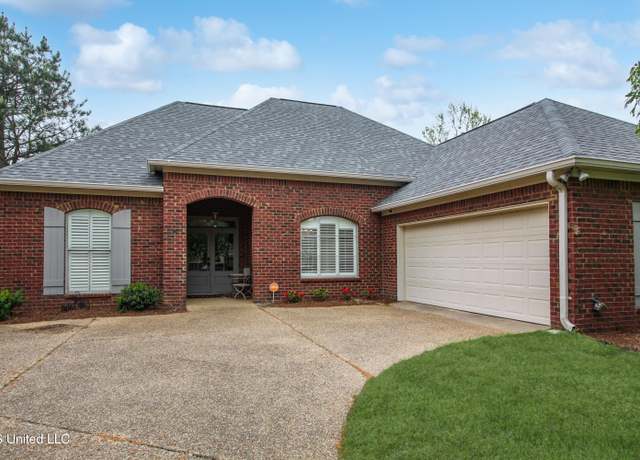 Property at 714 Waters Dr, Madison, MS 39110, 4 beds, 2.5 baths