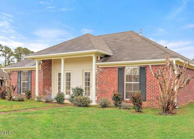 Property at 702 Trinity Ln, Ridgeland, MS 39157, 3 beds, 2 baths