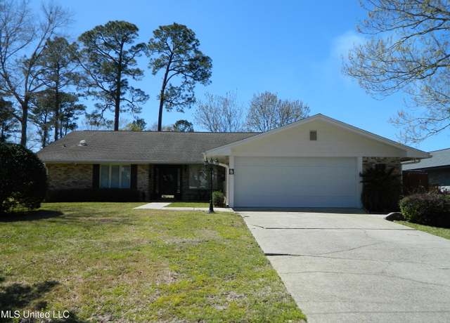 Property at 7922 Lanai Pl, Diamondhead, MS 39525, 3 beds, 3 baths