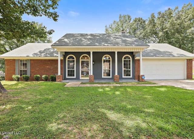 Property at 405 Greenmont Dr, Jackson, MS 39212, 3 beds, 2 baths