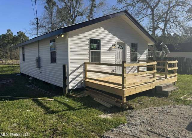Property at 902 Dicks St, Bay Saint Louis, MS 39520, 2 beds, 1 bath