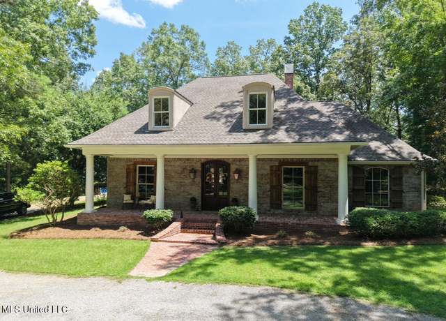 Property at 840 Westerly Dr, Brandon, MS 39042, 4 beds, 2.5 baths