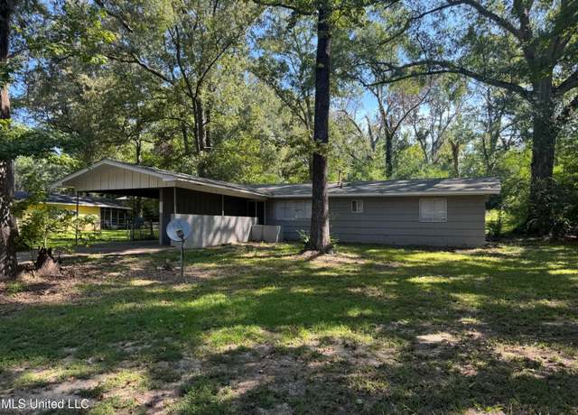 Property at 1340 Woody Dr, Jackson, MS 39212, 3 beds, 1 bath