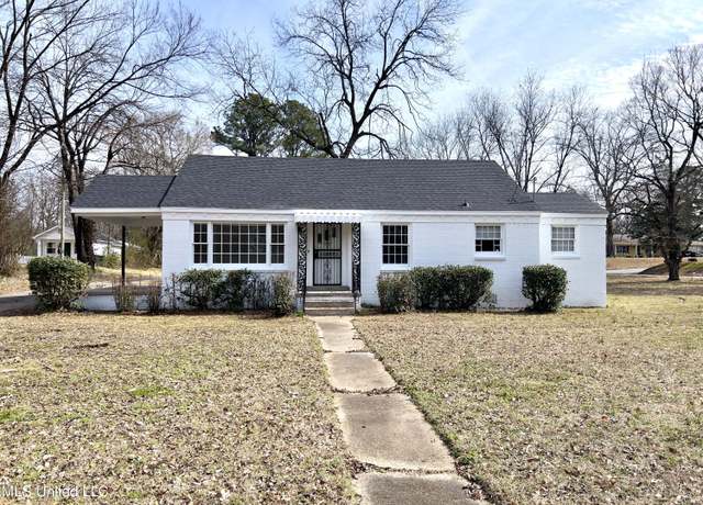 Property at 287 S Craft St, Holly Springs, MS 38635, 2 beds, 1 bath