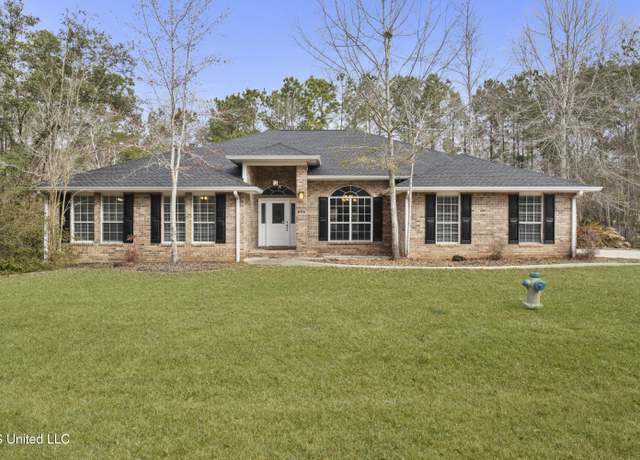 Property at 636 Banyan Pl, Diamondhead, MS 39525, 4 beds, 3 baths