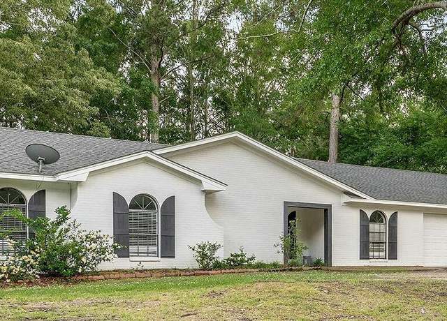 Property at 335 Stonecastle Dr, Brandon, MS 39047, 3 beds, 2 baths