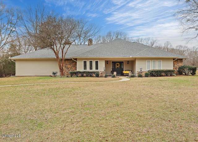 Property at 105 Lauren Ln, Clinton, MS 39056, 4 beds, 3 baths