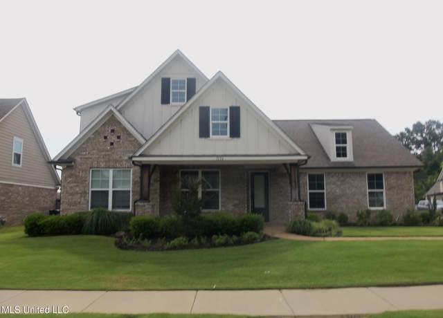 Property at 7156 Edgewater Dr, Olive Branch, MS 38654, 3 beds, 2 baths