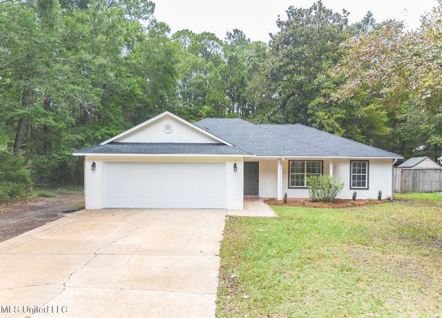 Property at 1005 Loraine St, Ocean Springs, MS 39564, 3 beds, 2 baths