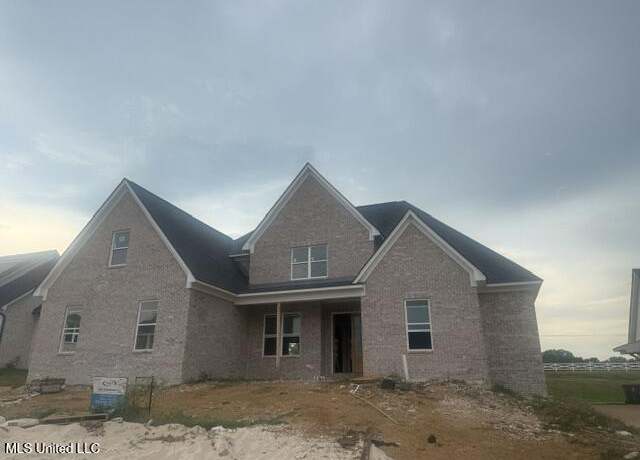 Property at 2520 E Beauvoir Dr, Hernando, MS 38632, 4 beds, 3.5 baths