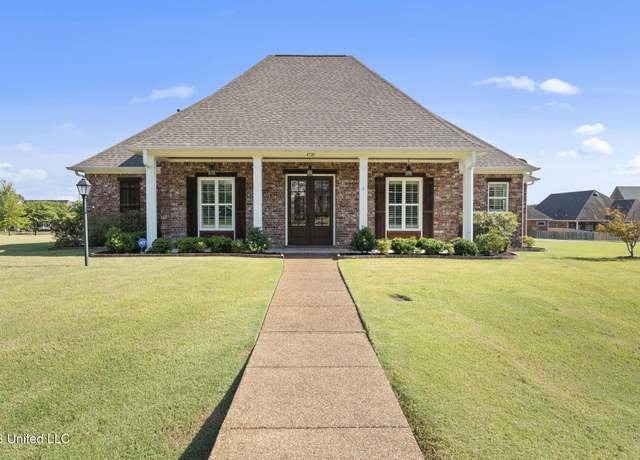 Property at 4721 Pleasant Breeze Dr, Olive Branch, MS 38654, 4 beds, 2.5 baths