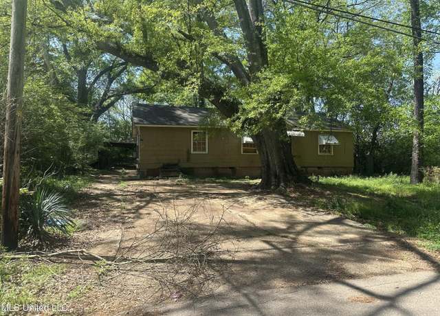 Property at 2805 Fairhill Dr, Jackson, MS 39212, 3 beds, 2 baths