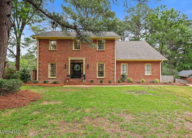 Property at 114 Countrywood Cir, Clinton, MS 39056, 4 beds, 3.5 baths
