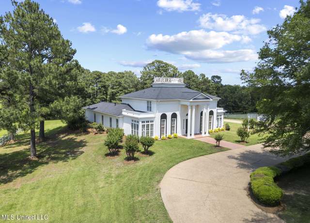 Property at 8 Twelve Oaks Pl, Madison, MS 39110, 5 beds, 4.5 baths