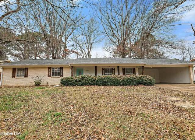 Property at 1207 Manchester Dr, Clinton, MS 39056, 3 beds, 2 baths