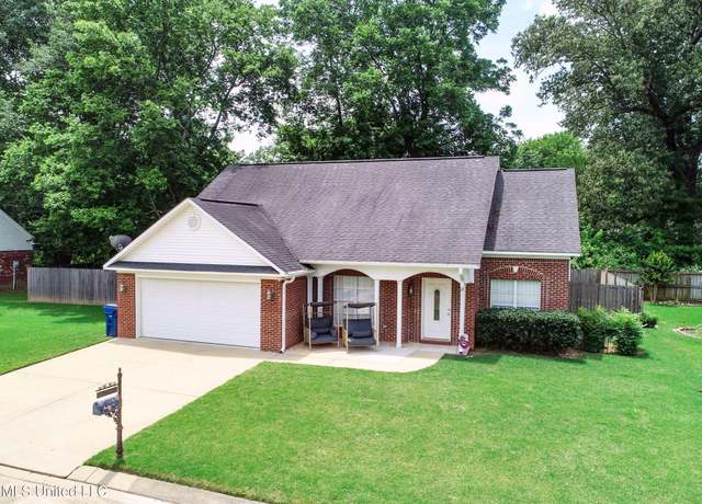 Property at 107 Acorn Ln, Batesville, MS 38606, 3 beds, 2 baths