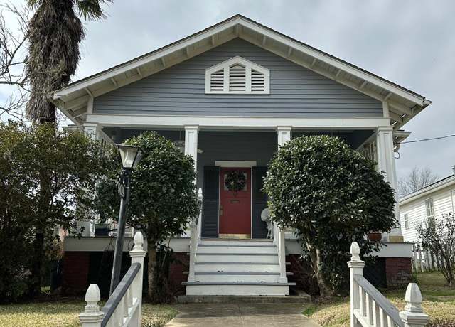 Property at 904 Washington St, Natchez, MS 39120, 2 beds, 2 baths