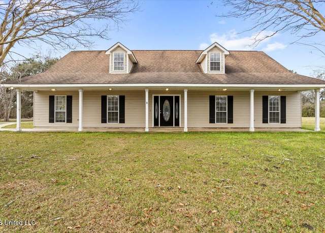 Property at 10 Pin Oak Ct, Picayune, MS 39466, 5 beds, 3.5 baths