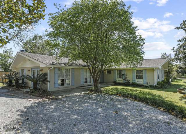 Property at 506 Esplanade Ave, Bay Saint Louis, MS 39520, 4 beds, 2 baths