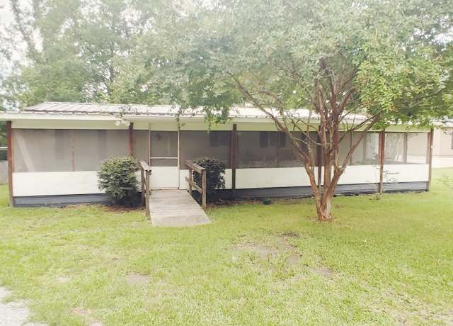 Property at 346 Lakeside Dr, Carriere, MS 39426, 3 beds, 2 baths