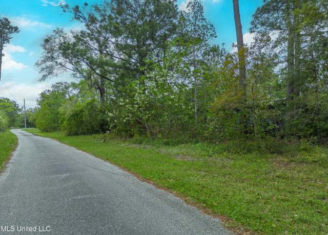 Property at 11308 Lake Dr, Bay Saint Louis, MS 39520