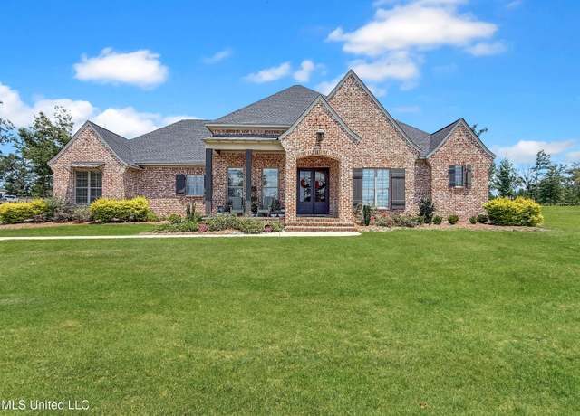 Property at 1000 Honeysuckle Trl, Brandon, MS 39047, 4 beds, 3.5 baths