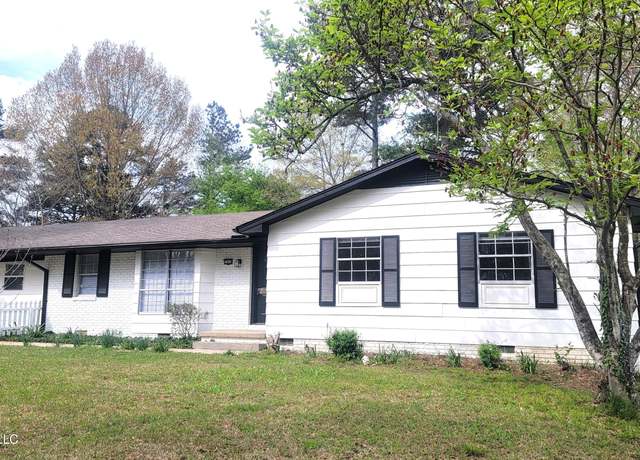 Property at 5849 Medallion Dr, Jackson, MS 39211, 4 beds, 3 baths