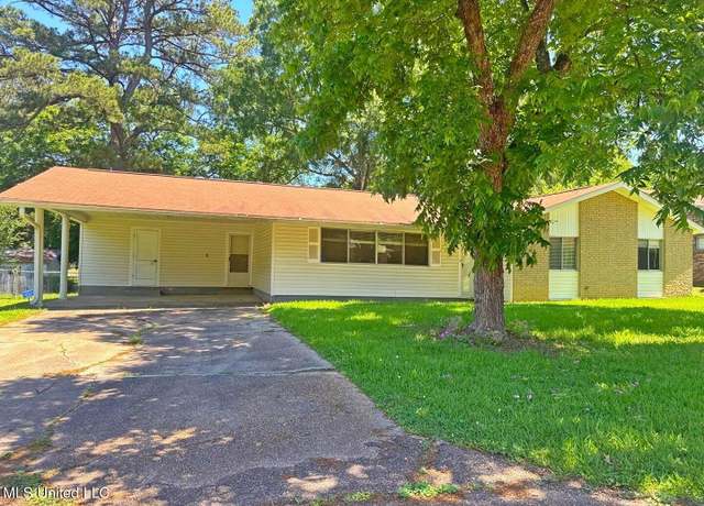 Property at 208 W Lisa Dr, Pearl, MS 39208, 3 beds, 2 baths