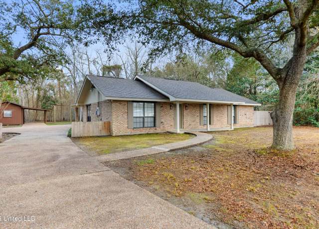 Property at 702 Nicholson Ave, Waveland, MS 39576, 3 beds, 2 baths
