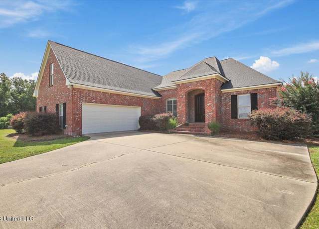 Property at 1012 Woodbridge Dr, Brandon, MS 39047, 4 beds, 3 baths