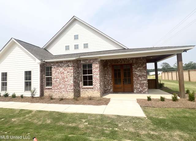 Property at 220 Freedom Ring Dr, Brandon, MS 39047, 3 beds, 2 baths