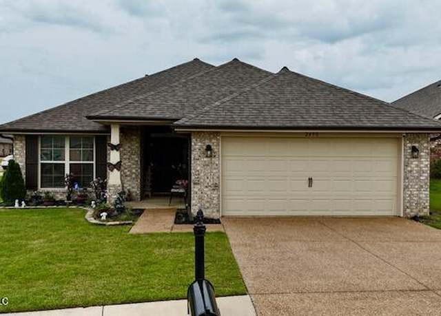 Property at 2490 Marion Ln, Southaven, MS 38672, 3 beds, 2 baths