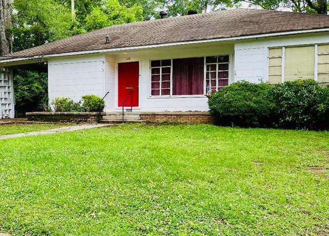 Property at 126 Aston Ave, Mccomb, MS 39648, 3 beds, 2 baths