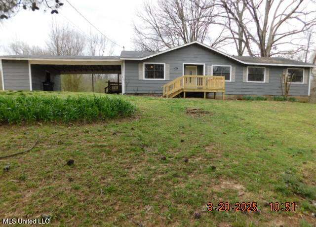 Property at 165 Christian College Rd, Senatobia, MS 38668, 6 beds, 3 baths